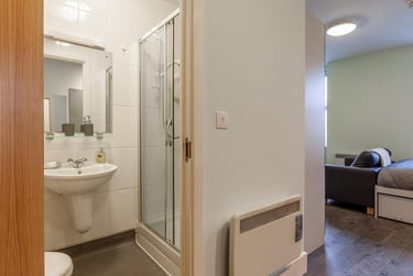 1 bed flat, 17-23 High Street, City Centre, Bangor, LL571NP - Image 11